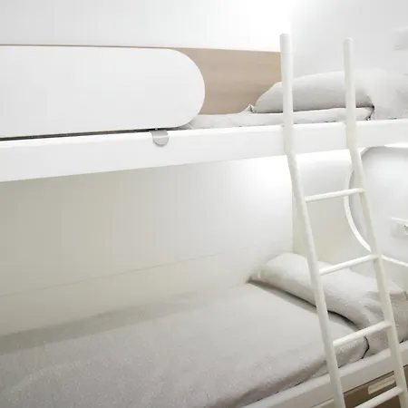 Nuevo En Totalmente Reformado Con Parking Privado Apartamento *